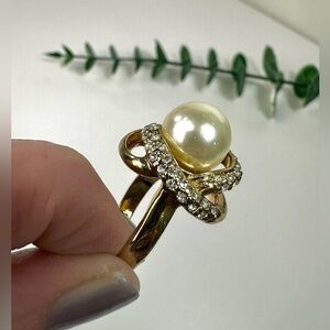 🤍Gold Tone Faux Pearl and CZ Cocktail Ring